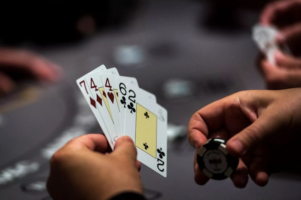 Poker Online: Rahasia Strategi Menang Untuk Pemula hingga Profesional
